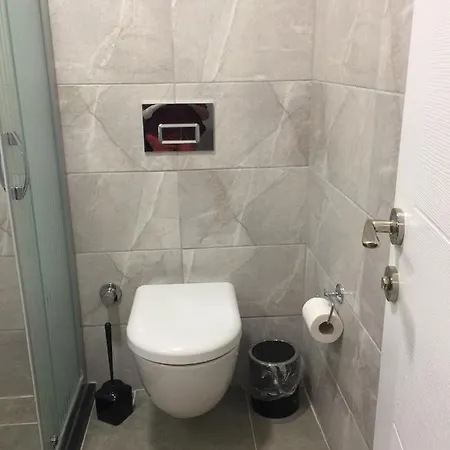 Apartmán Bodrum-turgutreis Merkezde Plaja 50 Metre Uzaklikta 1 Ve 2 Numarali Daireler