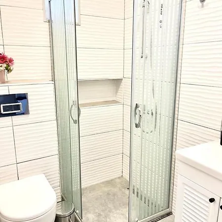 Bodrum-turgutreis Merkezde Plaja 50 Metre Uzaklikta 1 Ve 2 Numarali Daireler Apartmán Bodrum