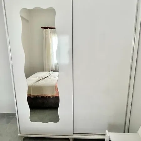 Apartmán Bodrum-turgutreis Merkezde Plaja 50 Metre Uzaklikta 1 Ve 2 Numarali Daireler Bodrum