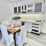 Bodrum-turgutreis Merkezde Plaja 50 Metre Uzaklikta 1 Ve 2 Numarali Daireler Appartamento Bodrum