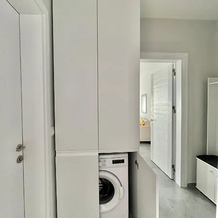 Apartment Bodrum-turgutreis Merkezde Plaja 50 Metre Uzaklikta 1 Ve 2 Numarali Daireler *