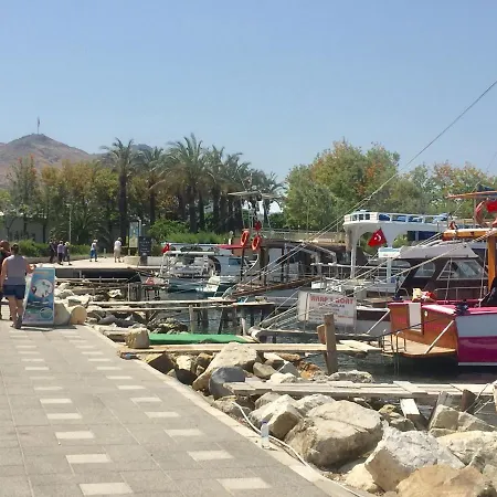 Bodrum-turgutreis Merkezde Plaja 50 Metre Uzaklikta 1 Ve 2 Numarali Daireler شقة