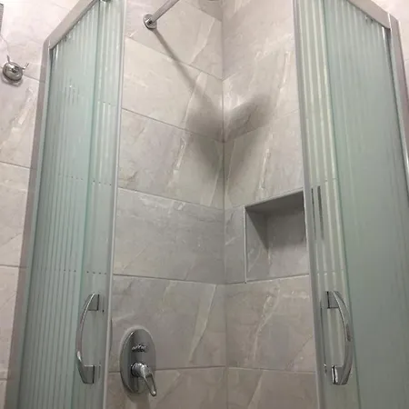 Bodrum-turgutreis Merkezde Plaja 50 Metre Uzaklikta 1 Ve 2 Numarali Daireler * بودروم