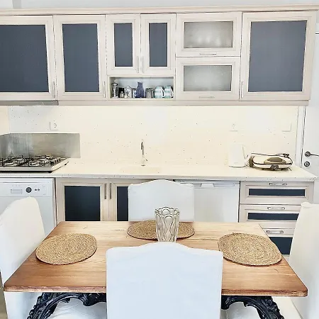 شقة Bodrum-turgutreis Merkezde Plaja 50 Metre Uzaklikta 1 Ve 2 Numarali Daireler