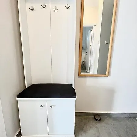 Bodrum-turgutreis Merkezde Plaja 50 Metre Uzaklikta 1 Ve 2 Numarali Daireler