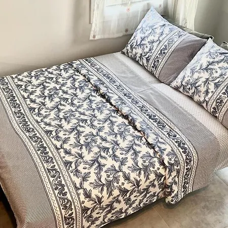 Bodrum-turgutreis Merkezde Plaja 50 Metre Uzaklikta 1 Ve 2 Numarali Daireler بودروم