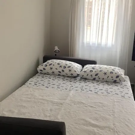 Bodrum-turgutreis Merkezde Plaja 50 Metre Uzaklikta 1 Ve 2 Numarali Daireler شقة