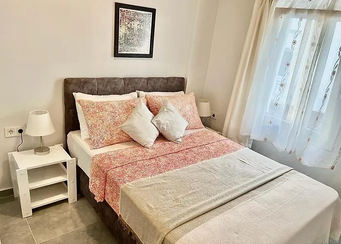 Bodrum-turgutreis Merkezde Plaja 50 Metre Uzaklikta 1 Ve 2 Numarali Daireler * Bodrum