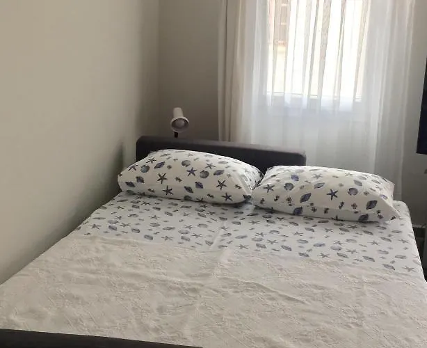 Bodrum-turgutreis Merkezde Plaja 50 Metre Uzaklikta 1 Ve 2 Numarali Daireler Appartement